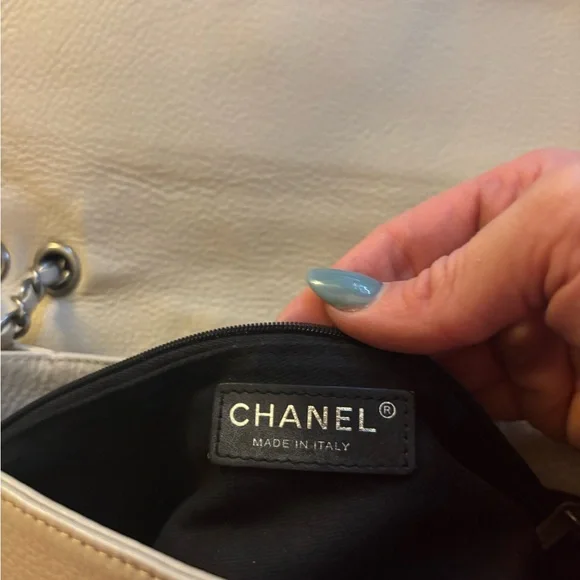 Chanel Authentic Hamptons Foldover Flap Bag Quilted Calfskin Tan Cream - Picture 6 of 14